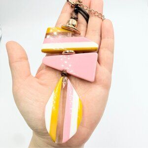 C1946 Geometric Resin Pendant Necklace Pink Yellow White Statement